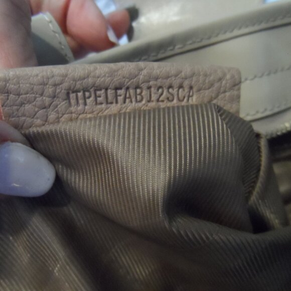 Burberry Prorsum Beige Qulted Nylon/Patent Leather Shoulder Bag - Picture 13 of 16